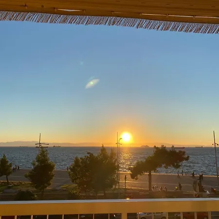 شقة Classy Seaside With Amazing View